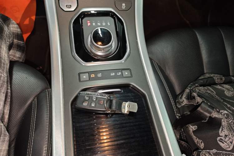 Used Land Rover Range Evoque 2014 2.0T 5-Door Christmas Limited Edition Gear Lever