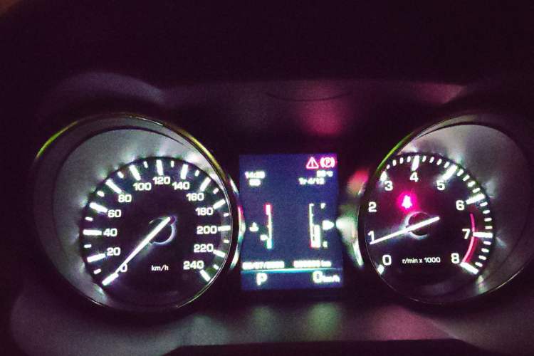 Used Land Rover Range Evoque 2014 2.0T 5-Door Luxury Edition Instrument Cluster