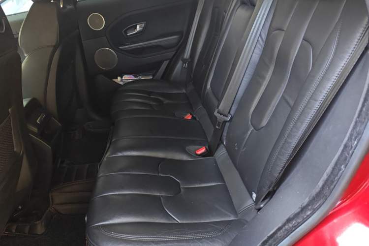 Used Land Rover Range Evoque 2014 2.0T 5-Door Luxury Edition Interior 4