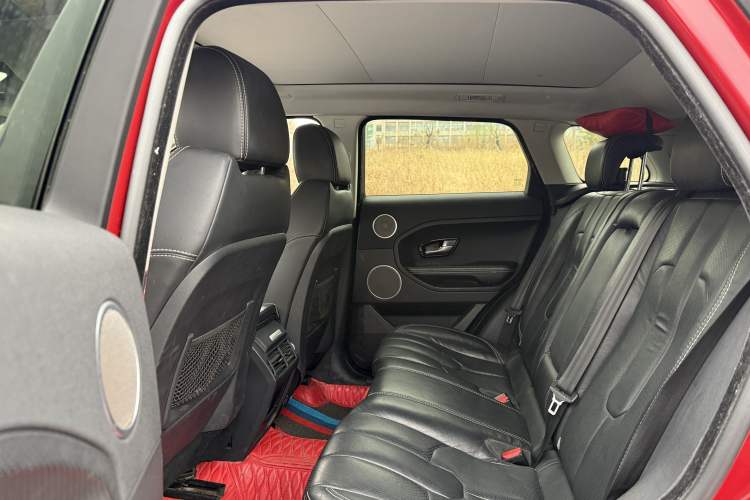 Used Land Rover Range Evoque 2014 2.0T 5-Door Ignite Edition Interior 4