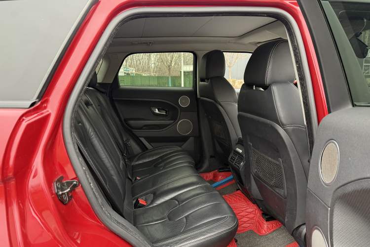 Used Land Rover Range Evoque 2014 2.0T 5-Door Ignite Edition Interior 6