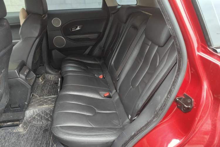 Used Land Rover Range Evoque 2014 2.0T 5-Door Luxury Edition Left Rear Seat