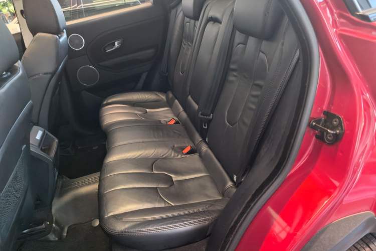Used Land Rover Range Evoque 2014 2.0T 5-Door Luxury Edition Left Rear Seat