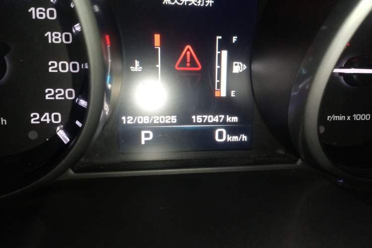 Used Land Rover Range Evoque 2014 2.0T 5-Door Luxury Edition Odometer Close Up