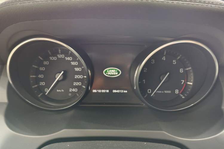 Used Land Rover Range Evoque 2014 2.0T 5-Door Ignite Edition Odometer Close Up