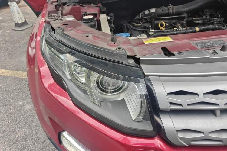 Used Land Rover Range Evoque 2014 2.0T 5-Door Luxury Edition Right Front Headlight