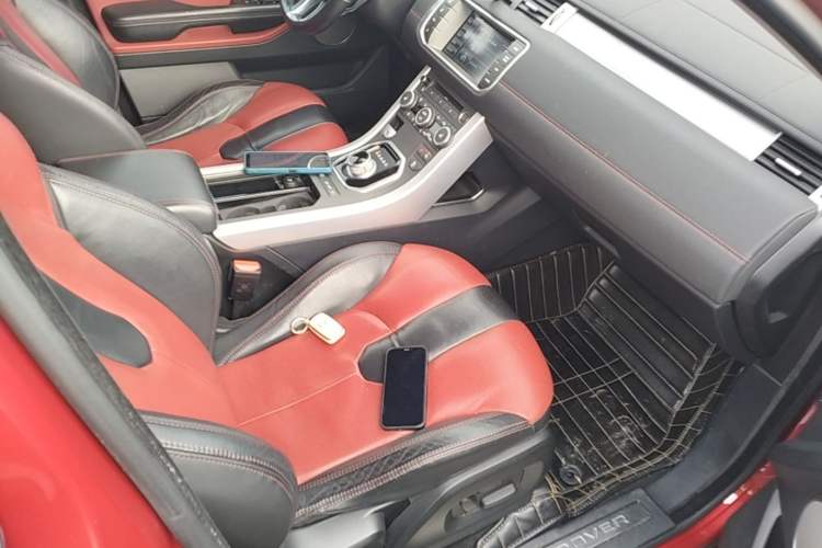 Used Land Rover Range Evoque 2014 2.0T 5-Door Ignite Edition Right Front Seat