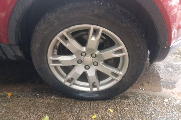 Used Land Rover Range Evoque 2014 2.0T 5-Door Luxury Edition Right Front Wheel Hub