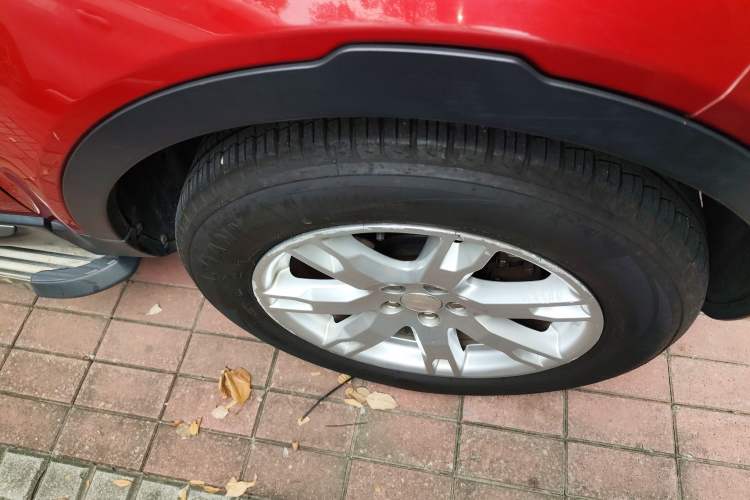 Used Land Rover Range Evoque 2014 2.0T 5-Door Luxury Edition Right Front Wheel Hub