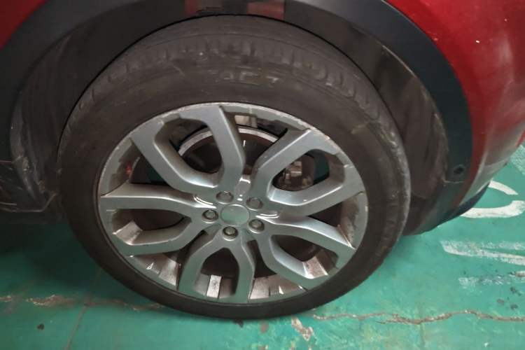 Used Land Rover Range Evoque 2014 2.0T 5-Door Ignite Edition Right Front Wheel Hub