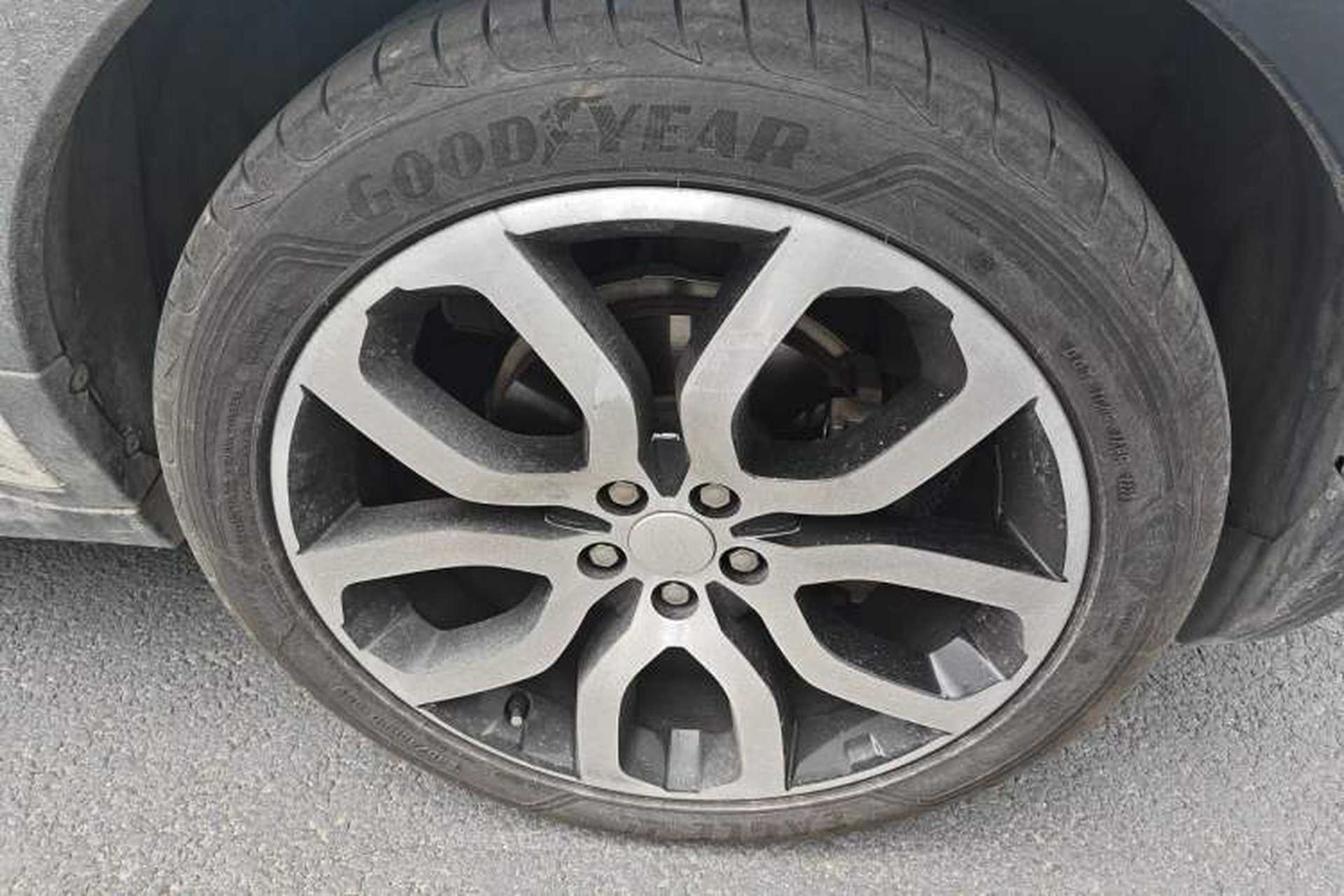 Used Land Rover Range Evoque 2014 2.0T 5-Door Ignite Edition Right Front Wheel Hub
