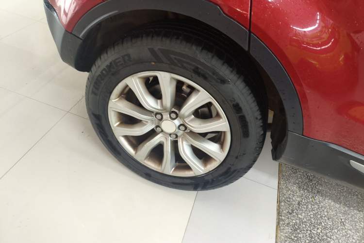 Used Land Rover Range Evoque 2014 2.0T 5-Door YAOZHEN Edition Right Rear Wheel Hub