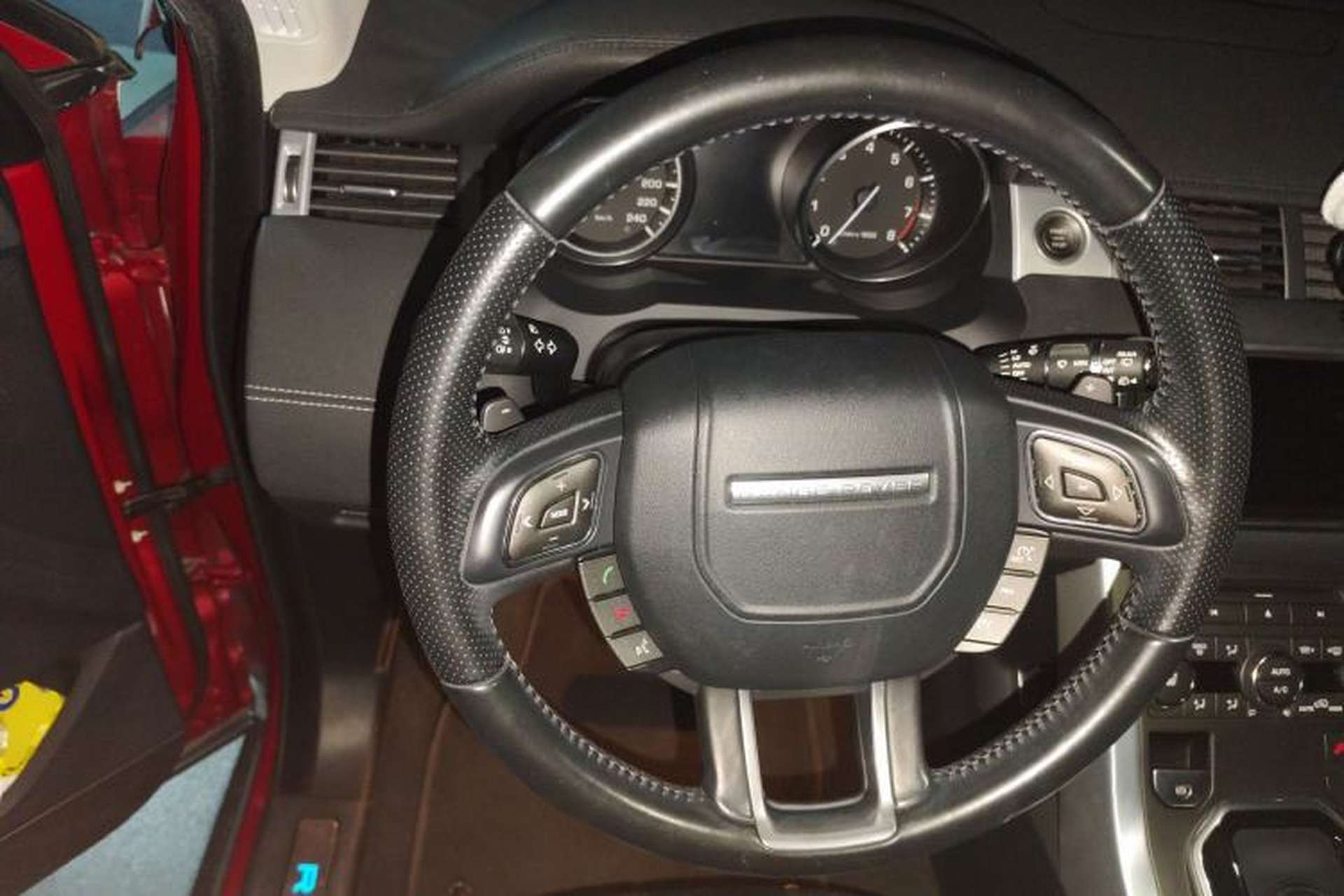 Used Land Rover Range Evoque 2014 2.0T 5-Door Ignite Edition Steering Wheel