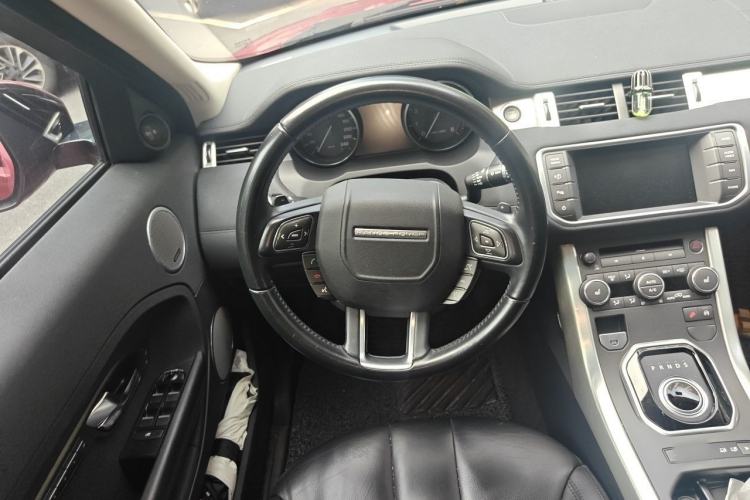 Used Land Rover Range Evoque 2014 2.0T 5-Door Luxury Edition Steering Wheel