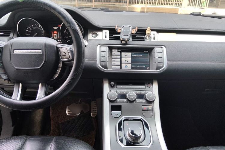 Used Land Rover Range Evoque 2014 2.0T 5-Door Ignite Edition Center Console