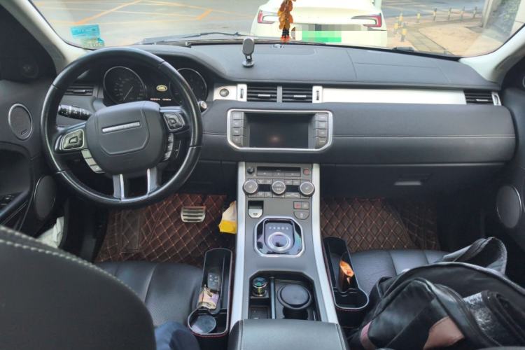 Used Land Rover Range Evoque 2014 2.0T 5-Door Ignite Edition Center Console