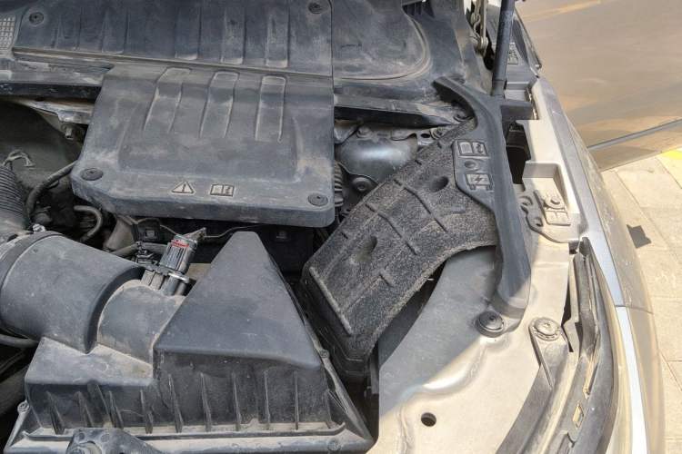 Used Land Rover Range Evoque 2014 2.0T 5-Door Ignite Edition Engine Bay Left