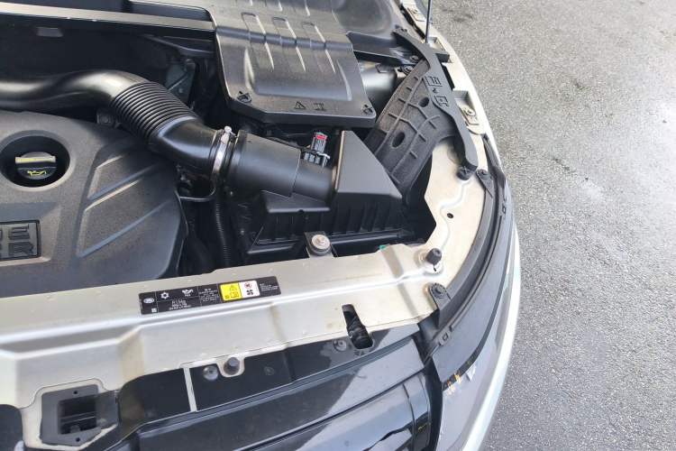 Used Land Rover Range Evoque 2014 2.0T 5-Door Ignite Edition Engine Bay Left