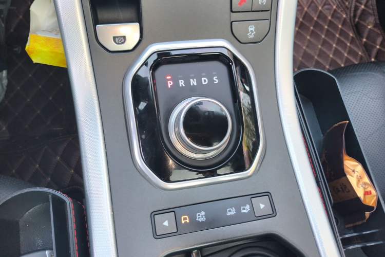 Used Land Rover Range Evoque 2014 2.0T 5-Door Ignite Edition Gear Lever