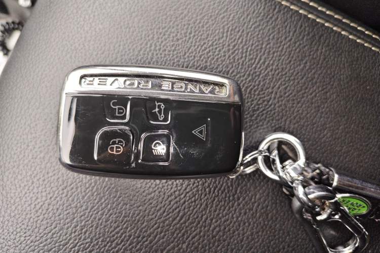 Used Land Rover Range Evoque 2014 2.0T 5-Door Ignite Edition Interior 1
