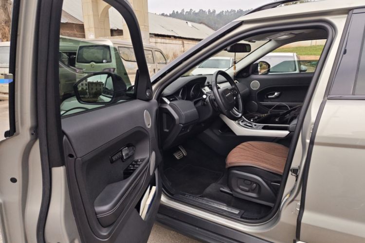 Used Land Rover Range Evoque 2014 2.0T 5-Door Ignite Edition Interior 3