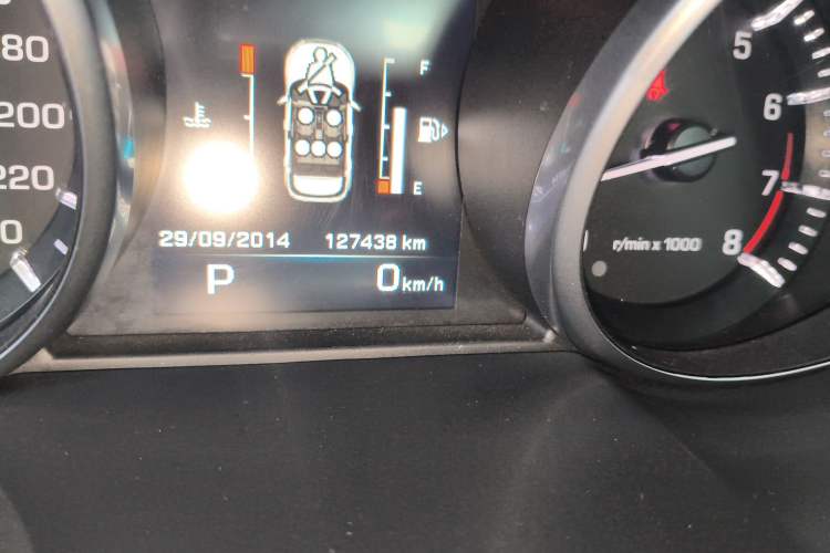 Used Land Rover Range Evoque 2014 2.0T 5-Door Ignite Edition Odometer Close Up