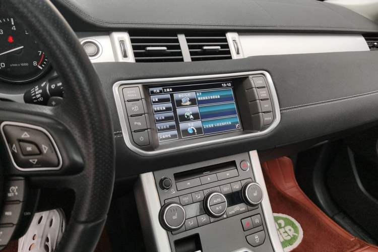 Used Land Rover Range Evoque 2014 2.0T 5-Door Ignite Edition Audio And AC Panel