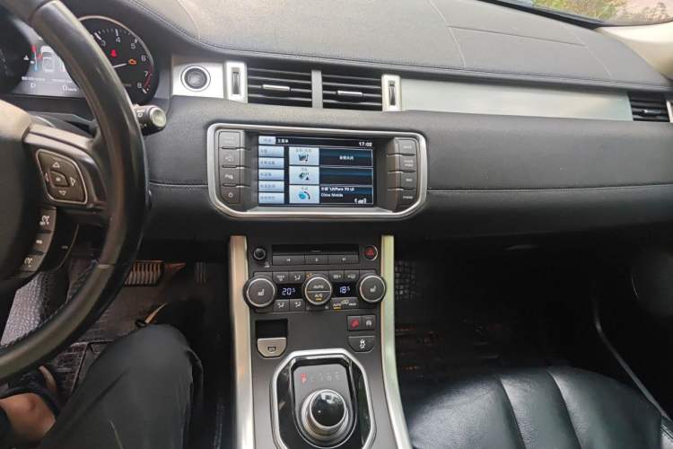 Used Land Rover Range Evoque 2014 2.0T 5-Door Luxury Edition Audio And AC Panel