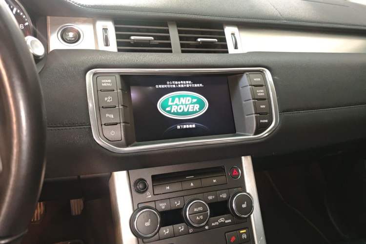 Used Land Rover Range Evoque 2014 2.0T 5-Door Luxury Edition Audio And AC Panel