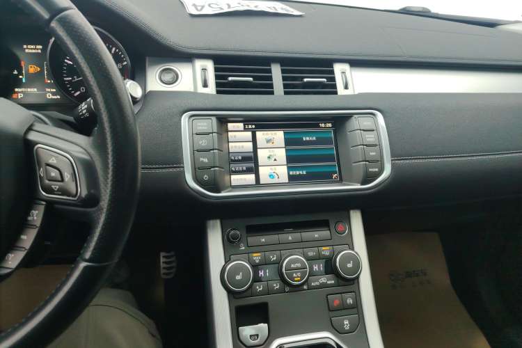 Used Land Rover Range Evoque 2014 2.0T 5-Door Ignite Edition Audio And AC Panel