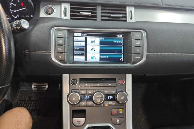 Used Land Rover Range Evoque 2014 2.0T 5-Door Ignite Edition Audio And AC Panel