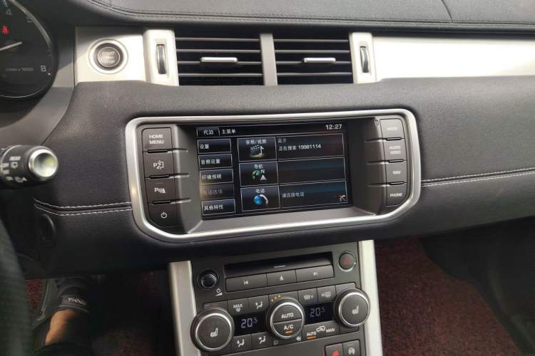 Used Land Rover Range Evoque 2014 2.0T 5-Door Ignite Edition Audio And AC Panel