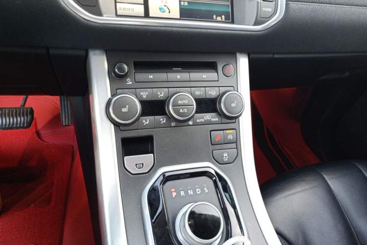 Used Land Rover Range Evoque 2014 2.0T 5-Door Luxury Edition Audio And AC Panel