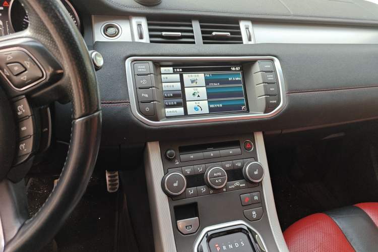 Used Land Rover Range Evoque 2014 2.0T 5-Door Ignite Edition Audio And AC Panel