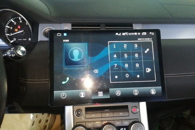 Used Land Rover Range Evoque 2014 2.0T 5-Door Ignite Edition Audio And AC Panel