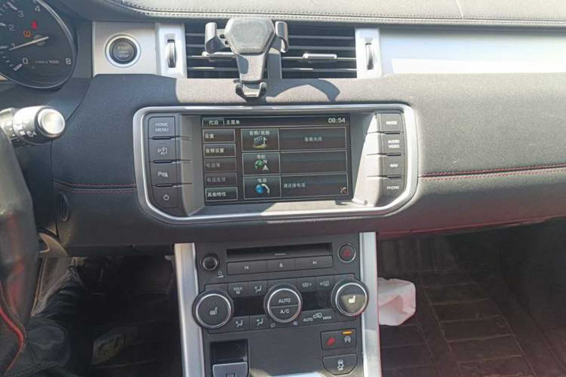 Used Land Rover Range Evoque 2014 2.0T 5-Door Luxury Edition Audio And AC Panel