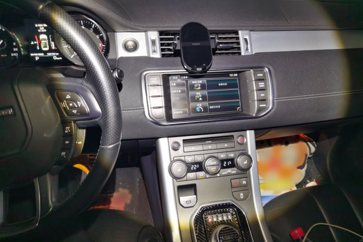 Used Land Rover Range Evoque 2014 2.0T 5-Door Ignite Edition Audio And AC Panel
