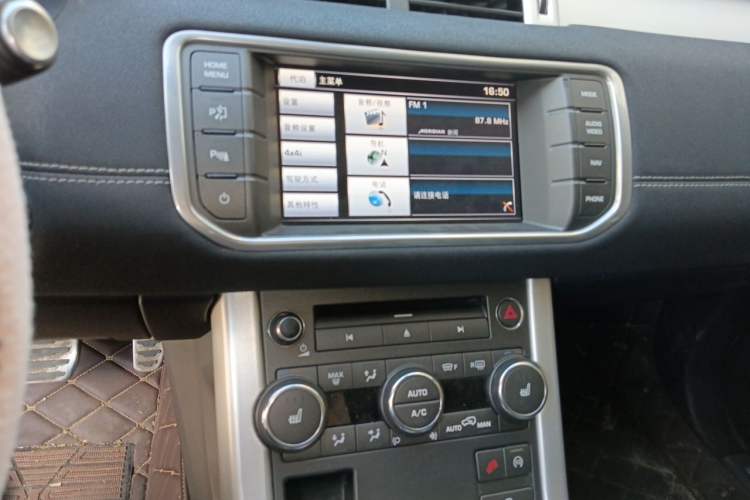 Used Land Rover Range Evoque 2014 2.0T 5-Door Ignite Edition Audio And AC Panel