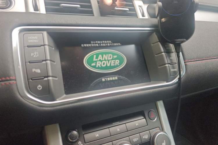 Used Land Rover Range Evoque 2014 2.0T 5-Door Ignite Edition Audio And AC Panel
