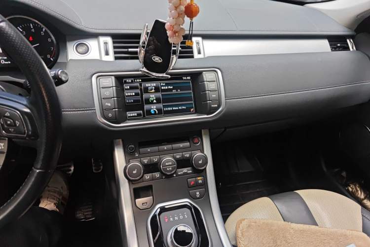 Used Land Rover Range Evoque 2014 2.0T 5-Door Ignite Edition Audio And AC Panel