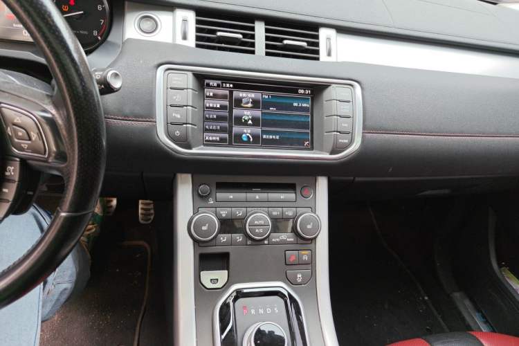Used Land Rover Range Evoque 2014 2.0T 5-Door Ignite Edition Audio And AC Panel