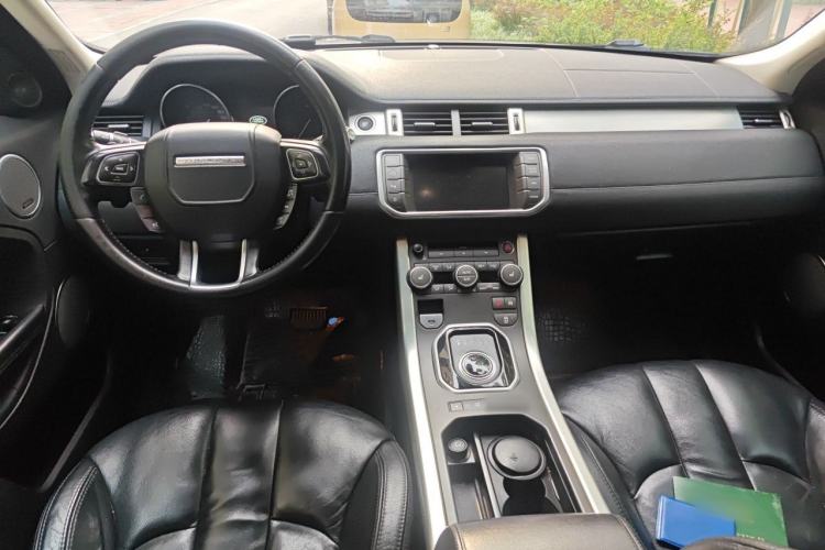 Used Land Rover Range Evoque 2014 2.0T 5-Door Luxury Edition Center Console