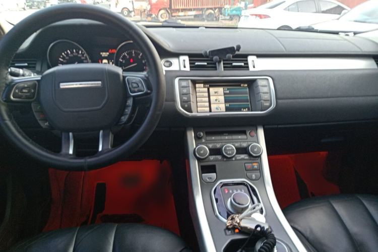 Used Land Rover Range Evoque 2014 2.0T 5-Door Luxury Edition Center Console