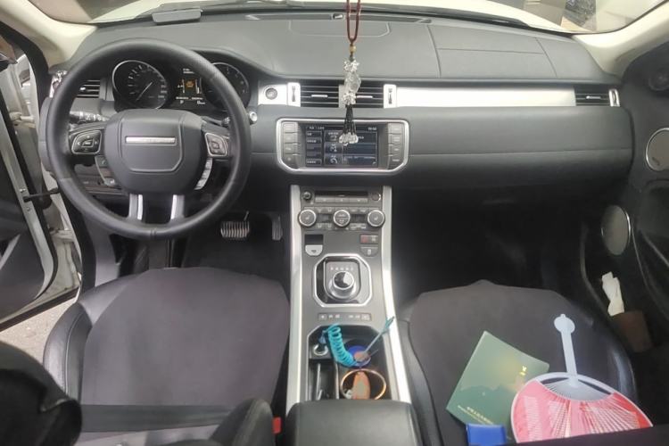 Used Land Rover Range Evoque 2014 2.0T 5-Door Luxury Edition Center Console