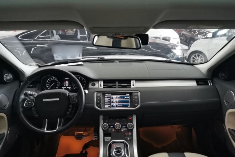 Used Land Rover Range Evoque 2014 2.0T 5-Door Ignite Edition Center Console