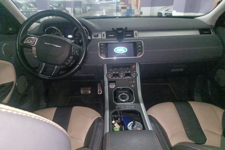 Used Land Rover Range Evoque 2014 2.0T 5-Door Ignite Edition Center Console