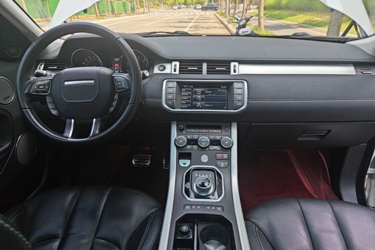 Used Land Rover Range Evoque 2014 2.0T 5-Door Ignite Edition Center Console