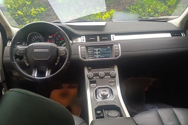 Used Land Rover Range Evoque 2014 2.0T 5-Door Luxury Edition Center Console