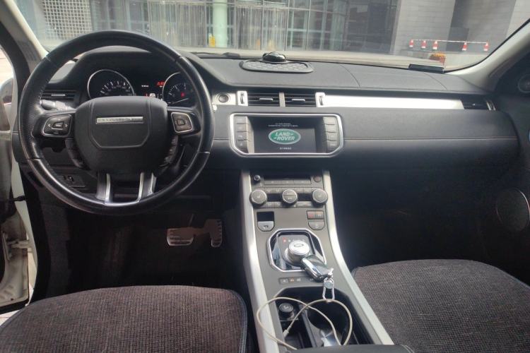 Used Land Rover Range Evoque 2014 2.0T 5-Door Ignite Edition Center Console