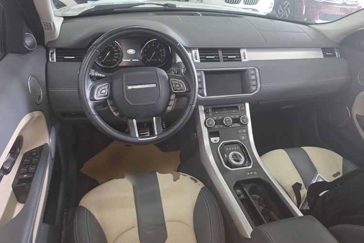 Used Land Rover Range Evoque 2014 2.0T 5-Door Ignite Edition Center Console